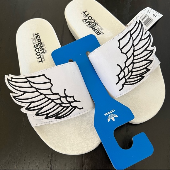 💙 NWT💙 ADIDAS Jeremy Scott Monogram Adilette Wings Slides
 ￼ ￼ - Picture 4 of 8